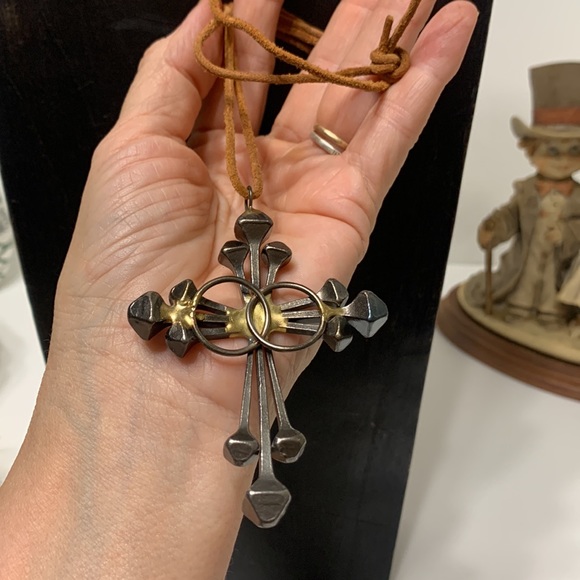 Rustic metal cross necklace leather - Picture 11 of 12